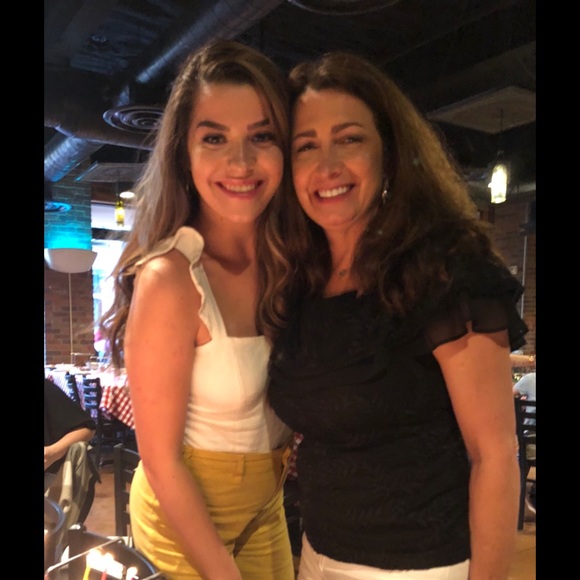 Meet your Posher, Julie - Picture 2 of 5